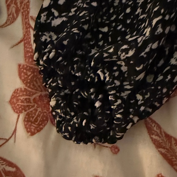 Universal Thread Black and White Patterned Blouse - Picture 3 of 5